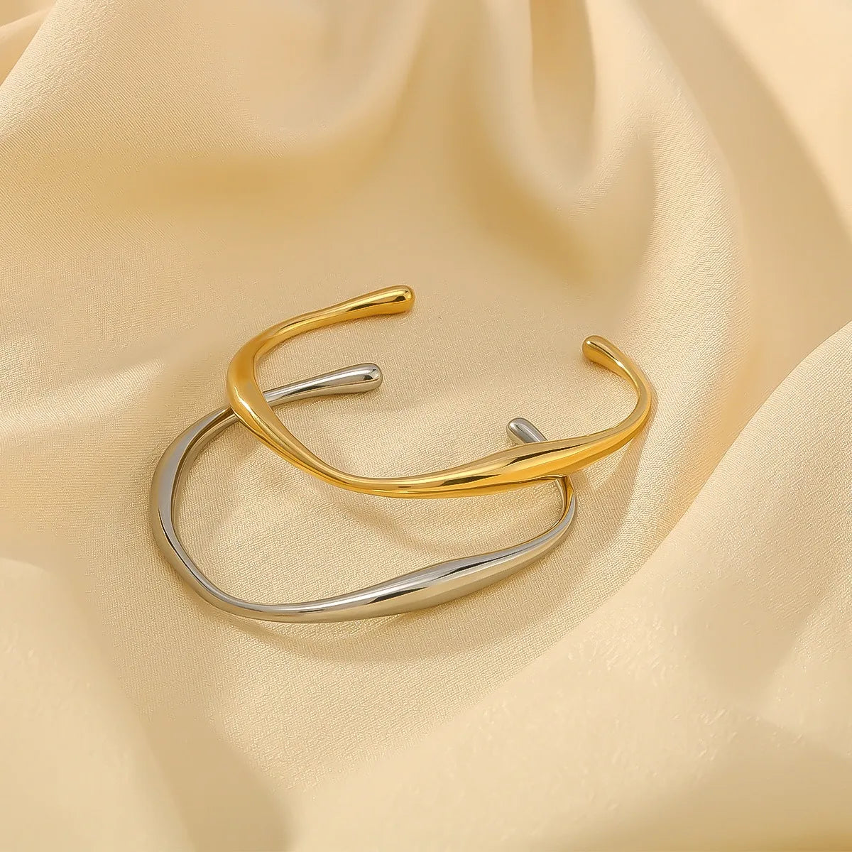 Wrist Opening Bracelet Bangle